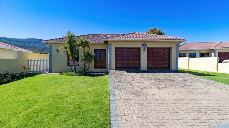 3 Bedroom Property for Sale in Sandbaai Western Cape